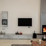 Mary Luxury House Βίλα