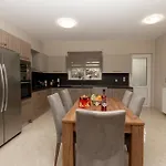 Mary Luxury House Villa