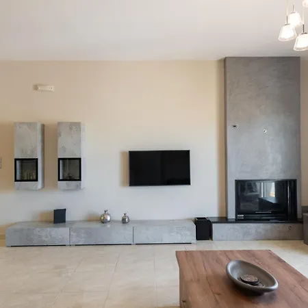 Mary Luxury House فيلة Émbonas