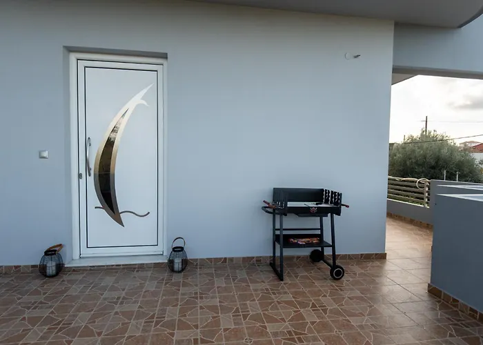 Mary Luxury House Villa Émbonasz